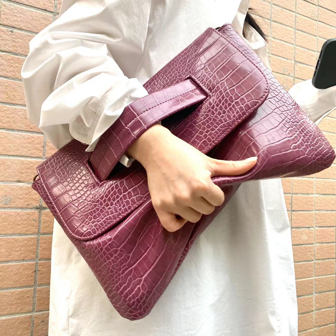 Tas Tangan Motif Kulit Buaya B - Interior Design Documentation ulasan dan harga